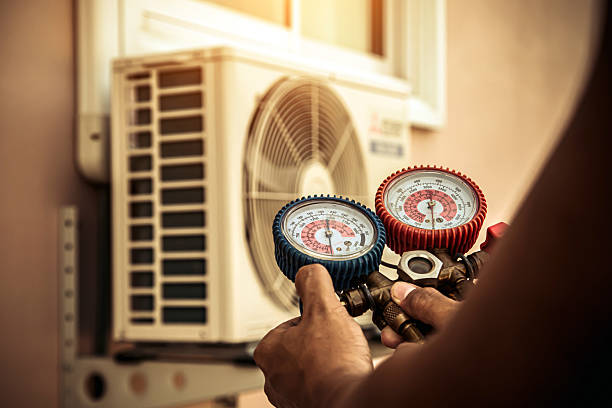 Professional Hvac technician working in Stewartsville, NJ